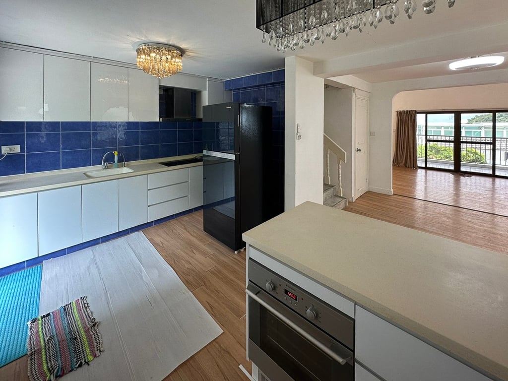 https://img.propertyraptor.com/cdn-cgi/imagedelivery/KD5bF_AFL0JDTbKLWF7z9g/ap8/ap8_001/hornet/prp/img/9080a194c86979c5107868cacb751229-wtm.jpg/public
