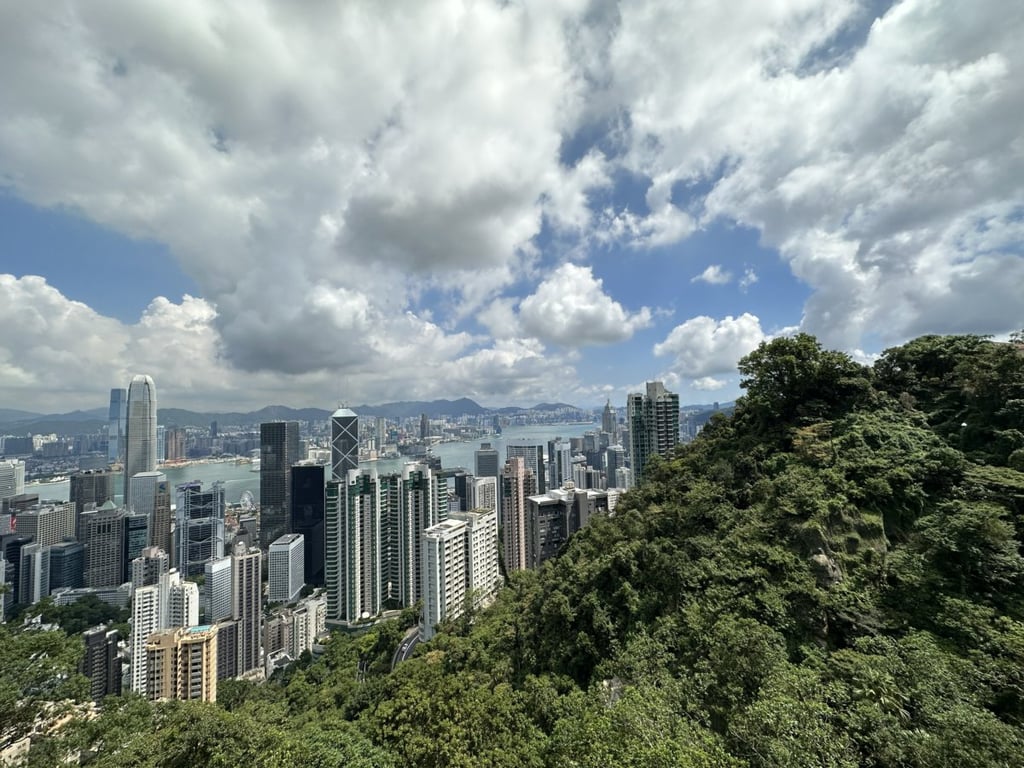 https://img.propertyraptor.com/cdn-cgi/imagedelivery/KD5bF_AFL0JDTbKLWF7z9g/ap8/ap8_001/hornet/prp/img/90a1952402219e3c090f90b983afb516.jpg/public