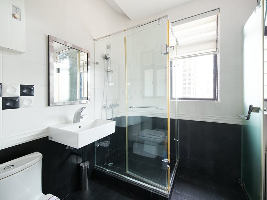 https://img.propertyraptor.com/cdn-cgi/imagedelivery/KD5bF_AFL0JDTbKLWF7z9g/ap8/ap8_001/hornet/prp/img/90bfa402daf1b63c16d69f2f1b6708da.jpg/public