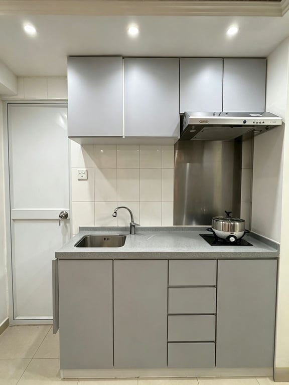 https://img.propertyraptor.com/cdn-cgi/imagedelivery/KD5bF_AFL0JDTbKLWF7z9g/ap8/ap8_001/hornet/prp/img/912376f3f89b6acbca9cefd4fb82a229-wtm.jpg/public