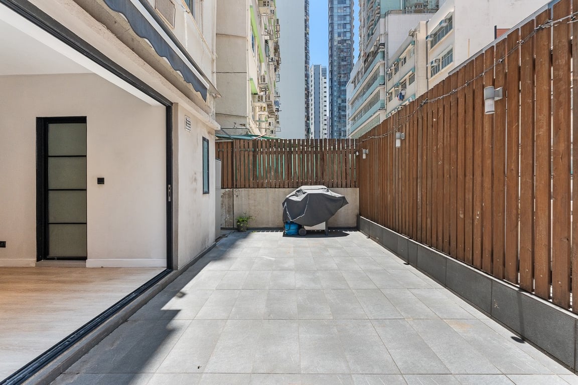 https://img.propertyraptor.com/cdn-cgi/imagedelivery/KD5bF_AFL0JDTbKLWF7z9g/ap8/ap8_001/hornet/prp/img/914631be21fc1a8b211ac043a07717da-wtm.jpg/public