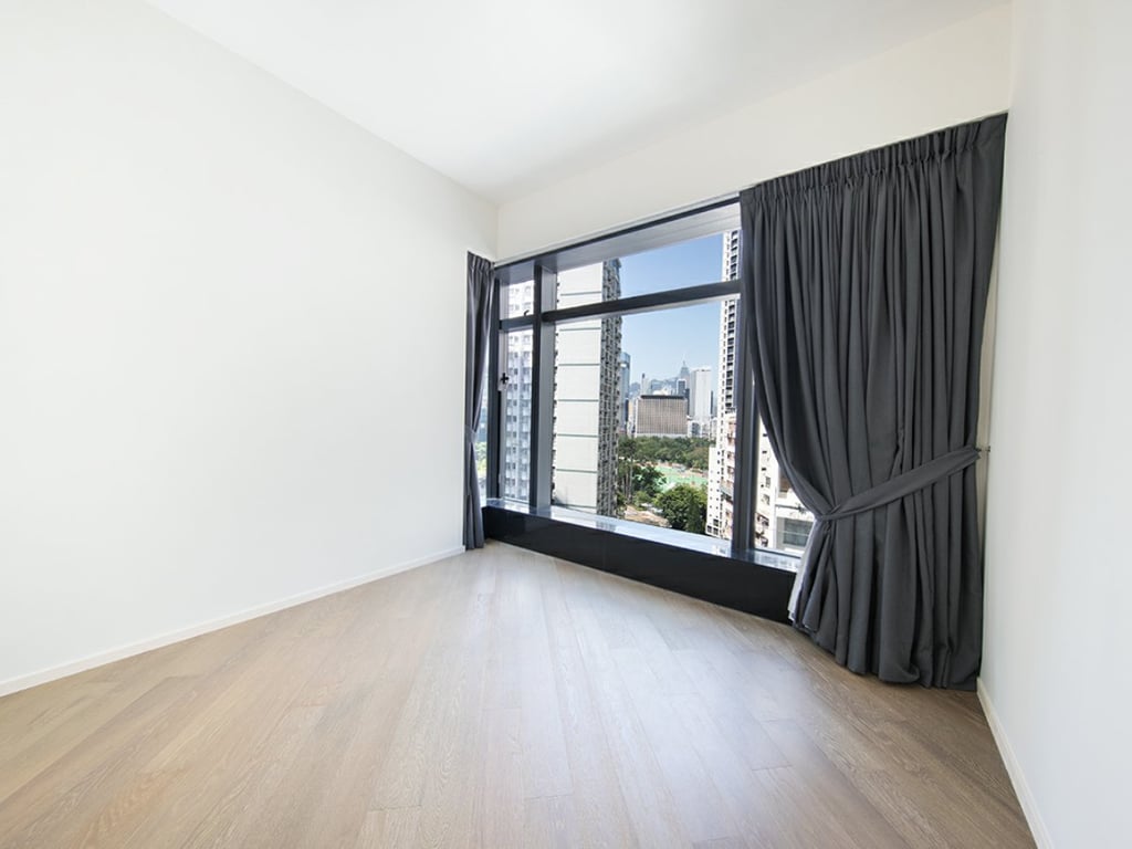 https://img.propertyraptor.com/cdn-cgi/imagedelivery/KD5bF_AFL0JDTbKLWF7z9g/ap8/ap8_001/hornet/prp/img/91864b72805f178517e0a6f338b2307d.jpg/public