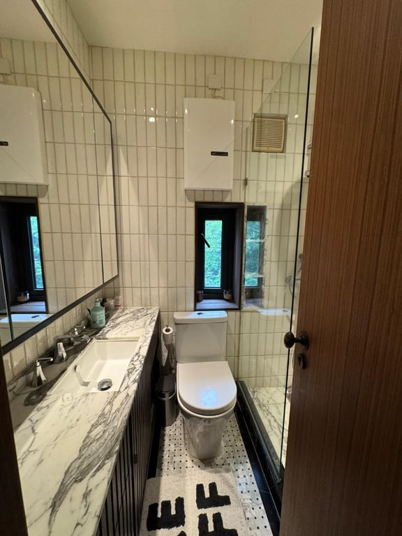 https://img.propertyraptor.com/cdn-cgi/imagedelivery/KD5bF_AFL0JDTbKLWF7z9g/ap8/ap8_001/hornet/prp/img/91bcae2f92170072bfaa4b9d1b96d9cc-wtm.jpg/public