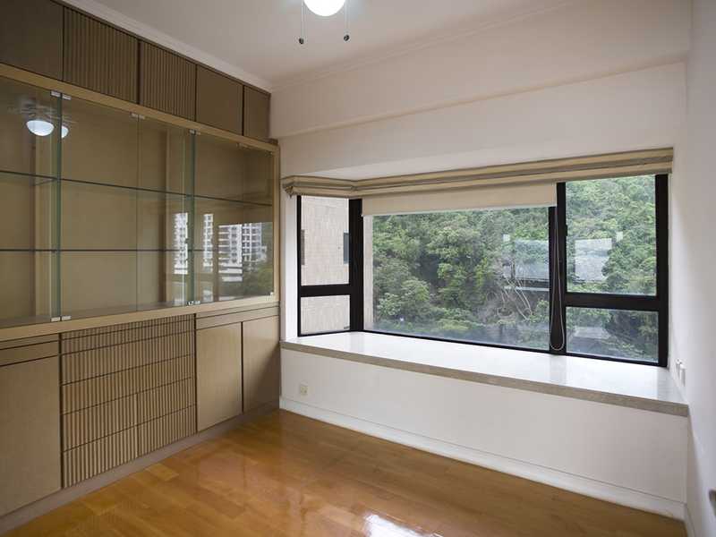 https://img.propertyraptor.com/cdn-cgi/imagedelivery/KD5bF_AFL0JDTbKLWF7z9g/ap8/ap8_001/hornet/prp/img/91c5b66a85d17b777b8efadc338aa6e7.jpg/public