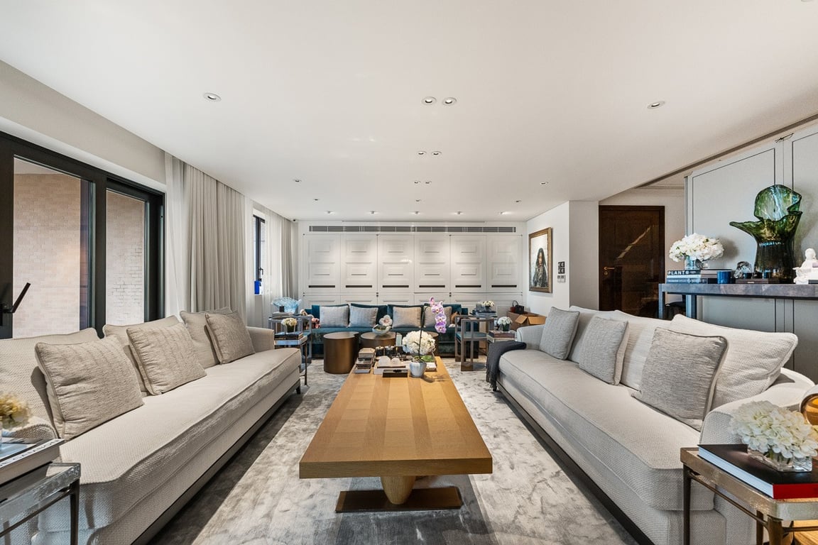 https://img.propertyraptor.com/cdn-cgi/imagedelivery/KD5bF_AFL0JDTbKLWF7z9g/ap8/ap8_001/hornet/prp/img/91db7f98e5502090512b981142008de4-wtm.jpg/public