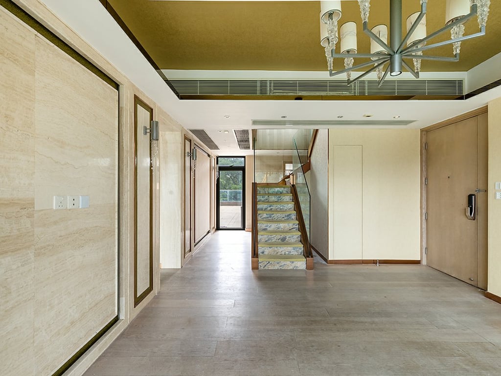 https://img.propertyraptor.com/cdn-cgi/imagedelivery/KD5bF_AFL0JDTbKLWF7z9g/ap8/ap8_001/hornet/prp/img/91e47b83cb043957020fb2bbaae39f10.jpg/public