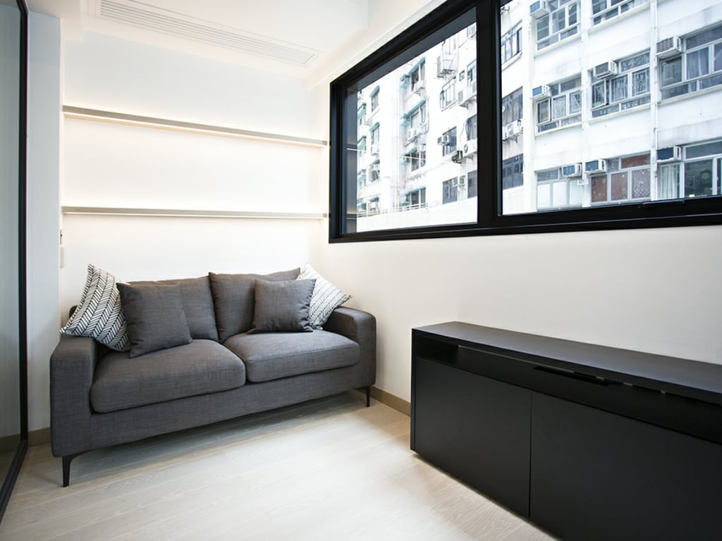 https://img.propertyraptor.com/cdn-cgi/imagedelivery/KD5bF_AFL0JDTbKLWF7z9g/ap8/ap8_001/hornet/prp/img/921a14910e13d6c19978fa706bb22602.jpg/public
