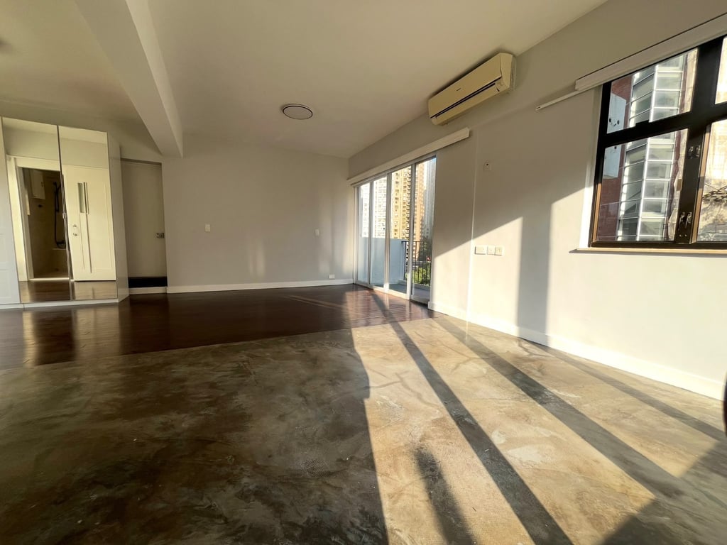 https://img.propertyraptor.com/cdn-cgi/imagedelivery/KD5bF_AFL0JDTbKLWF7z9g/ap8/ap8_001/hornet/prp/img/922b210c48e43a7afbe7f4aa73013a2c-wtm.jpg/public
