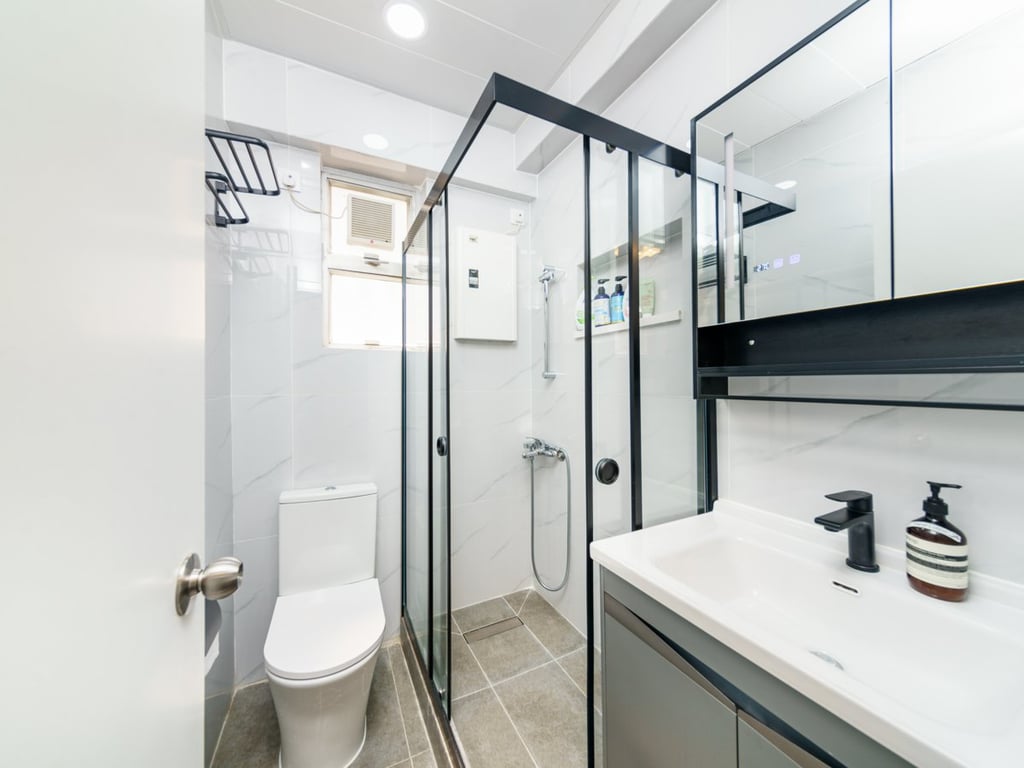 https://img.propertyraptor.com/cdn-cgi/imagedelivery/KD5bF_AFL0JDTbKLWF7z9g/ap8/ap8_001/hornet/prp/img/92319add24aad31e40e3be1b1d0c1b8d.jpg/public