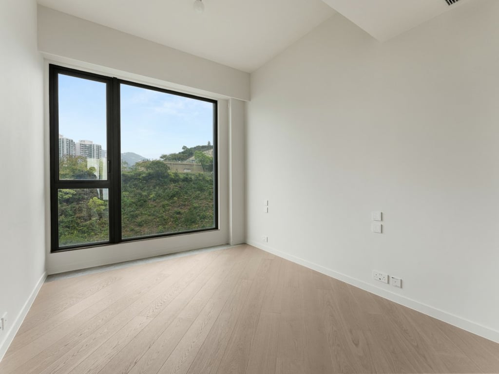 https://img.propertyraptor.com/cdn-cgi/imagedelivery/KD5bF_AFL0JDTbKLWF7z9g/ap8/ap8_001/hornet/prp/img/92872ca9bebdaca881c05aeaf7bfbbae.jpg/public