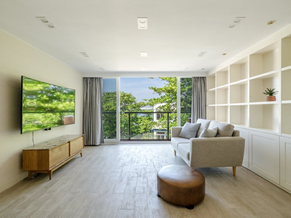 https://img.propertyraptor.com/cdn-cgi/imagedelivery/KD5bF_AFL0JDTbKLWF7z9g/ap8/ap8_001/hornet/prp/img/92a29cba6ae87f03bdeb0fadeddc7d90.jpg/public