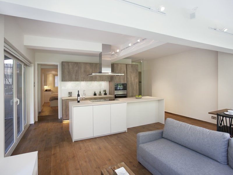 https://img.propertyraptor.com/cdn-cgi/imagedelivery/KD5bF_AFL0JDTbKLWF7z9g/ap8/ap8_001/hornet/prp/img/92c9f2969557a2d7801d567ef01341f9.jpg/public