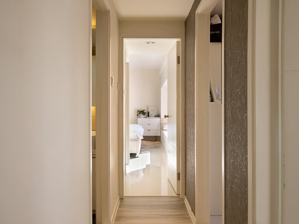 https://img.propertyraptor.com/cdn-cgi/imagedelivery/KD5bF_AFL0JDTbKLWF7z9g/ap8/ap8_001/hornet/prp/img/92ea4e983e8a2cfdce17e831f94a9cd6.jpg/public