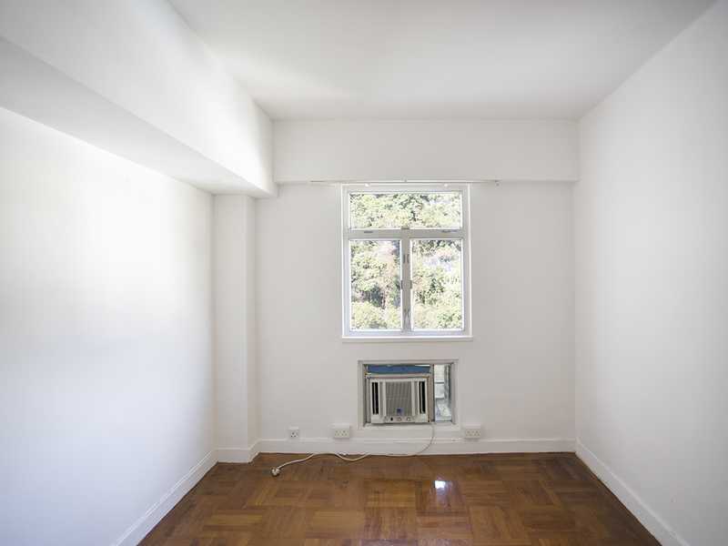https://img.propertyraptor.com/cdn-cgi/imagedelivery/KD5bF_AFL0JDTbKLWF7z9g/ap8/ap8_001/hornet/prp/img/9304a2939599c5437e6580b0d9441d79.jpg/public