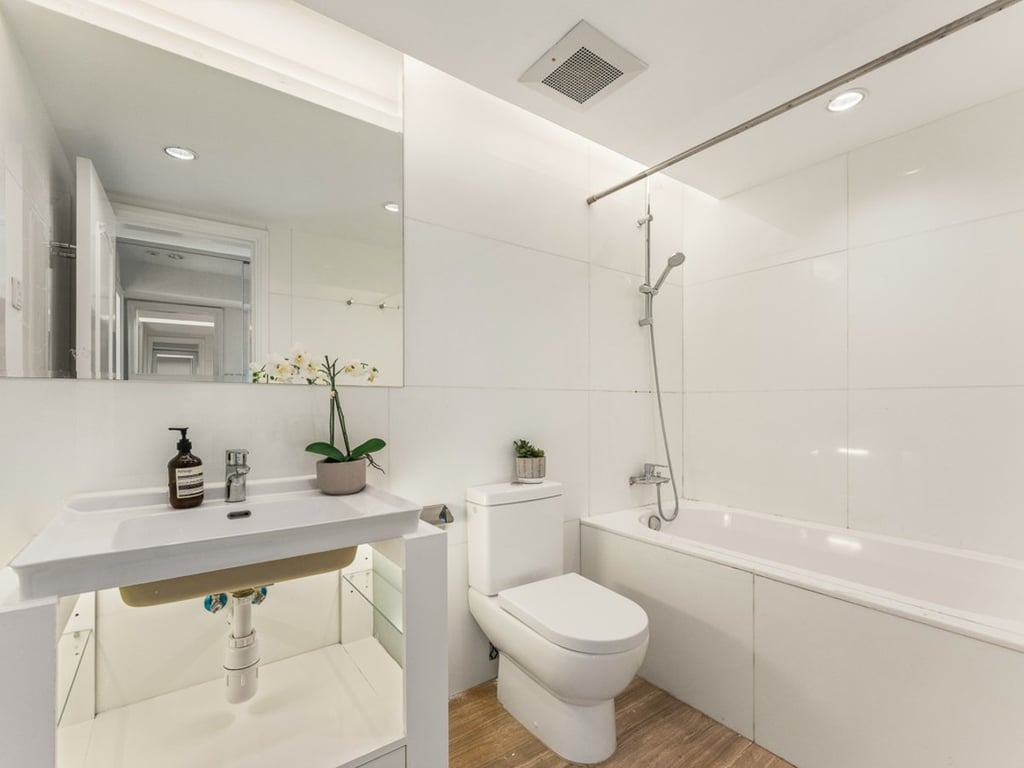 https://img.propertyraptor.com/cdn-cgi/imagedelivery/KD5bF_AFL0JDTbKLWF7z9g/ap8/ap8_001/hornet/prp/img/93105a7a9779dcf3171c338bd7579f19-wtm.jpg/public