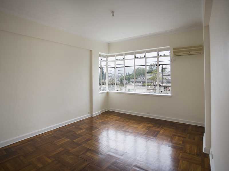https://img.propertyraptor.com/cdn-cgi/imagedelivery/KD5bF_AFL0JDTbKLWF7z9g/ap8/ap8_001/hornet/prp/img/932852a79dfe3e6d54034fdf21454817.jpg/public