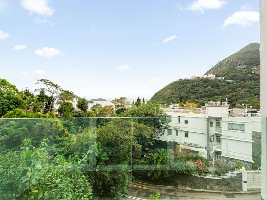 https://img.propertyraptor.com/cdn-cgi/imagedelivery/KD5bF_AFL0JDTbKLWF7z9g/ap8/ap8_001/hornet/prp/img/932c321ffedca7a4685c3aa346e1d3d9.jpg/public