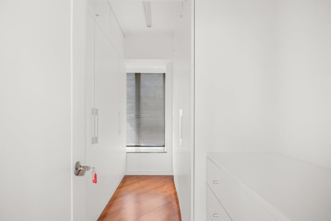 https://img.propertyraptor.com/cdn-cgi/imagedelivery/KD5bF_AFL0JDTbKLWF7z9g/ap8/ap8_001/hornet/prp/img/9354a641ddfd51f93c8167c15494eddd-wtm.jpg/public