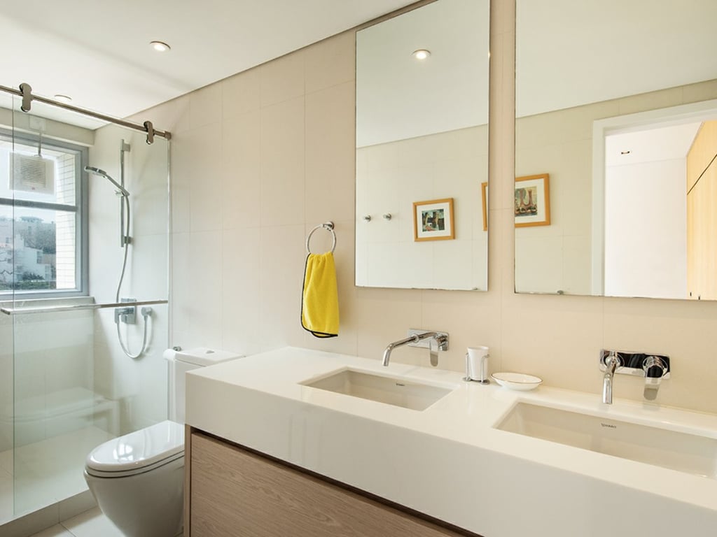 https://img.propertyraptor.com/cdn-cgi/imagedelivery/KD5bF_AFL0JDTbKLWF7z9g/ap8/ap8_001/hornet/prp/img/93771ba5ea565631c53ff1baacd0fd8e.jpg/public