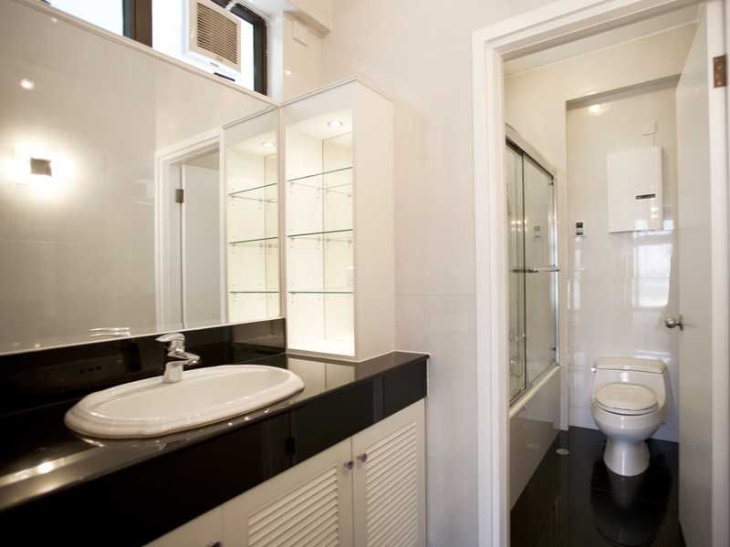 https://img.propertyraptor.com/cdn-cgi/imagedelivery/KD5bF_AFL0JDTbKLWF7z9g/ap8/ap8_001/hornet/prp/img/937dc9daa58585408c4cca99d87259b7.jpg/public