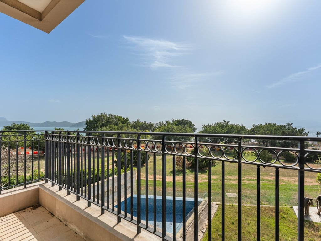 https://img.propertyraptor.com/cdn-cgi/imagedelivery/KD5bF_AFL0JDTbKLWF7z9g/ap8/ap8_001/hornet/prp/img/93844c9078a02fbe369ff511ecf33a2c.jpg/public