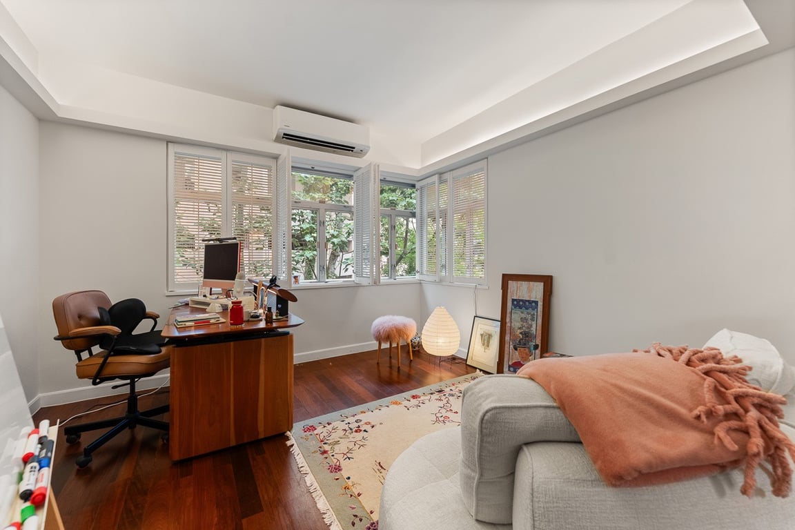 https://img.propertyraptor.com/cdn-cgi/imagedelivery/KD5bF_AFL0JDTbKLWF7z9g/ap8/ap8_001/hornet/prp/img/939190a6f5cbafbfacf24699267e20bc-wtm.jpg/public