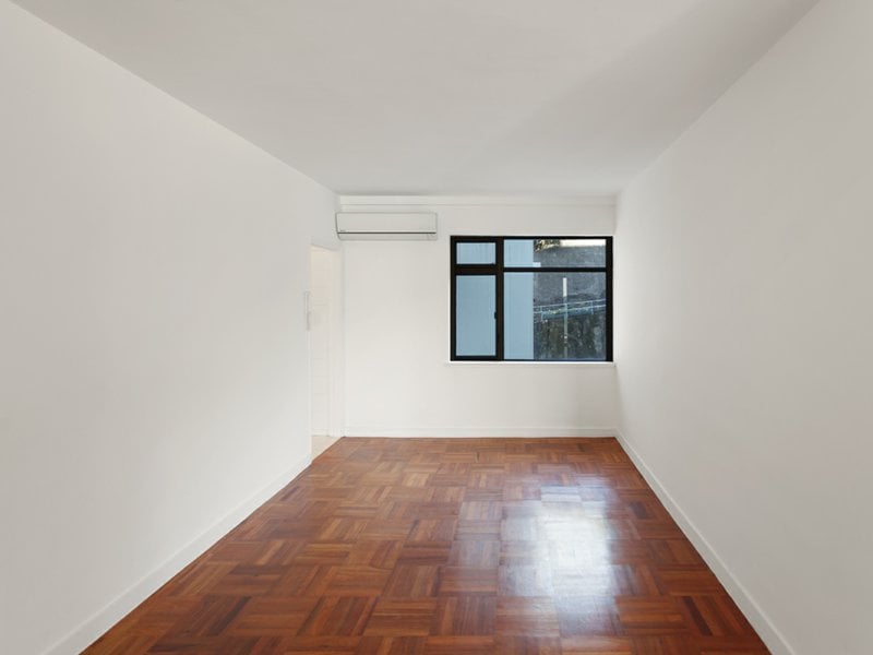 https://img.propertyraptor.com/cdn-cgi/imagedelivery/KD5bF_AFL0JDTbKLWF7z9g/ap8/ap8_001/hornet/prp/img/93e56464789e2f0cfbc1b70d43937395.jpg/public