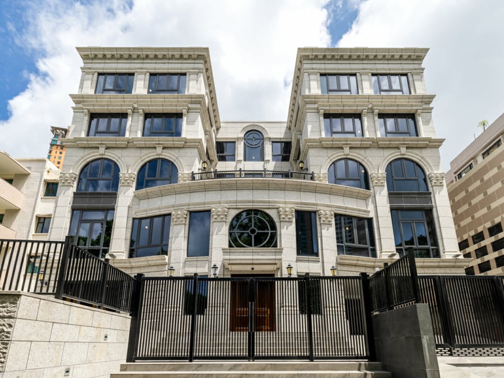 https://img.propertyraptor.com/cdn-cgi/imagedelivery/KD5bF_AFL0JDTbKLWF7z9g/ap8/ap8_001/hornet/prp/img/93eec16eb24645decb2130b64acd0346.jpg/public