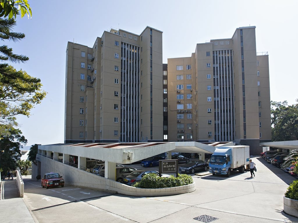 https://img.propertyraptor.com/cdn-cgi/imagedelivery/KD5bF_AFL0JDTbKLWF7z9g/ap8/ap8_001/hornet/prp/img/9407b902b66ed212b9bf28b18a1856bf-wtm.jpg/public