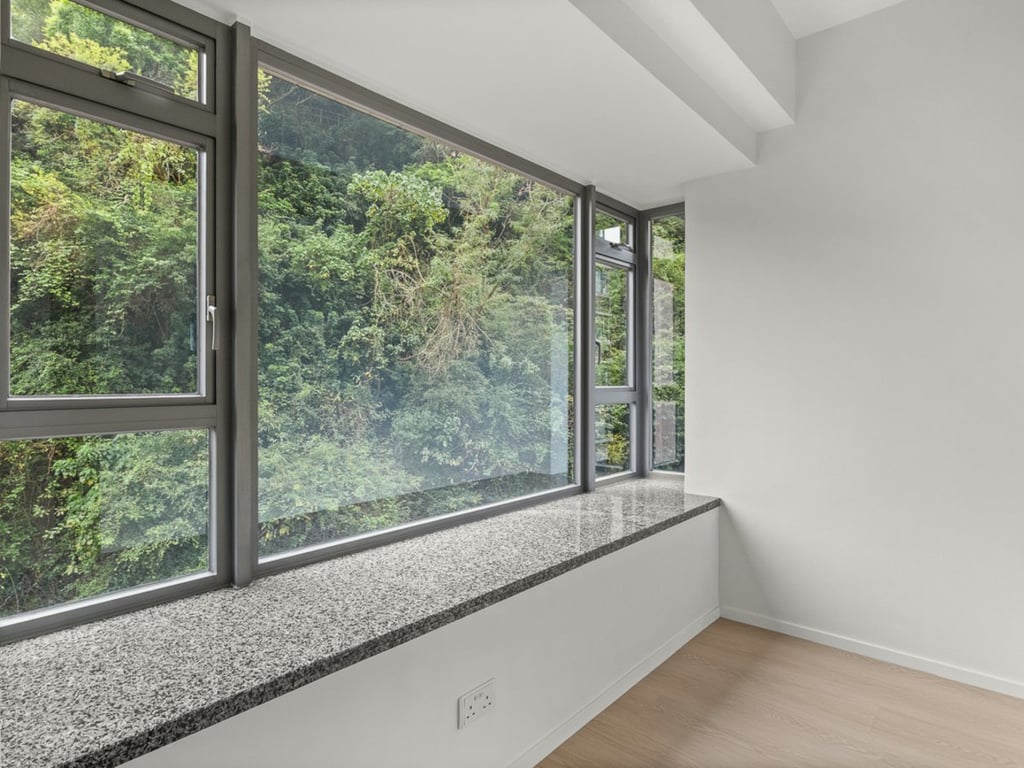 https://img.propertyraptor.com/cdn-cgi/imagedelivery/KD5bF_AFL0JDTbKLWF7z9g/ap8/ap8_001/hornet/prp/img/94348f7fe9b86149fe183c8c27e90b01.jpg/public