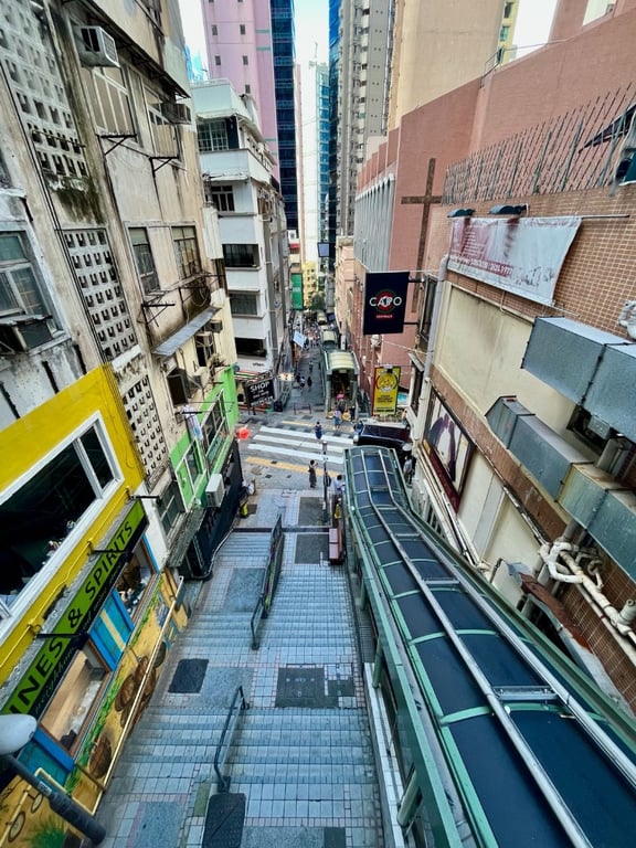 https://img.propertyraptor.com/cdn-cgi/imagedelivery/KD5bF_AFL0JDTbKLWF7z9g/ap8/ap8_001/hornet/prp/img/94e0aa53beba7047d595036ddafc8da6-wtm.jpg/public