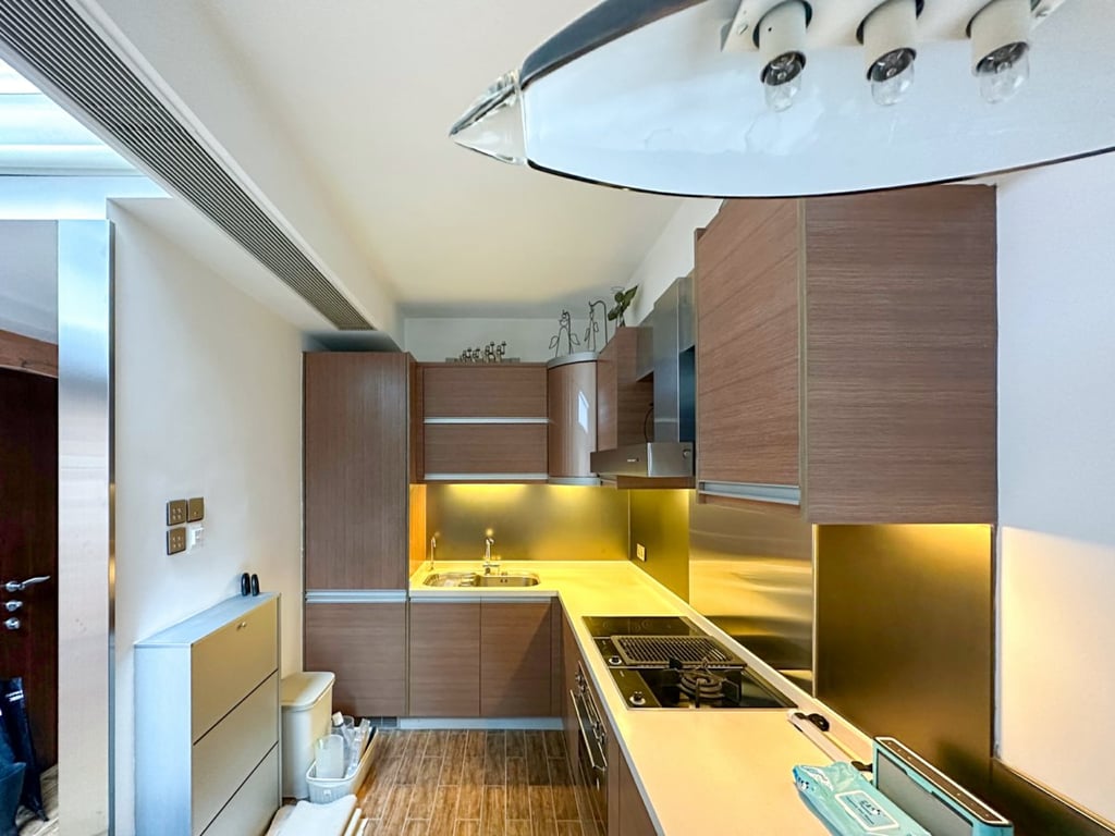 https://img.propertyraptor.com/cdn-cgi/imagedelivery/KD5bF_AFL0JDTbKLWF7z9g/ap8/ap8_001/hornet/prp/img/94f783efc94a763ccfe1cc8d9c3b98b8.jpg/public