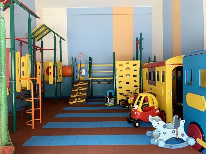 https://img.propertyraptor.com/cdn-cgi/imagedelivery/KD5bF_AFL0JDTbKLWF7z9g/ap8/ap8_001/hornet/prp/img/95683dd3ba69e8047b74df49f482e84a.jpg/public