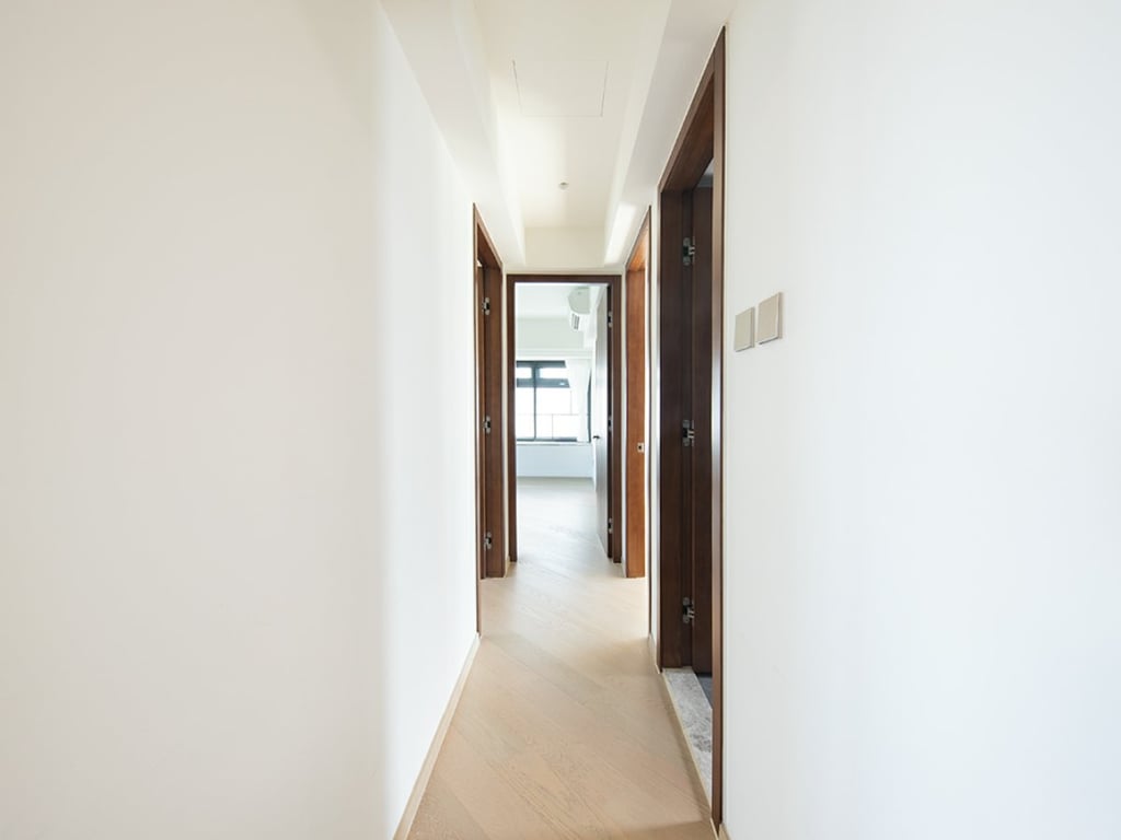 https://img.propertyraptor.com/cdn-cgi/imagedelivery/KD5bF_AFL0JDTbKLWF7z9g/ap8/ap8_001/hornet/prp/img/958791989686824476722adc502b56f9.jpg/public