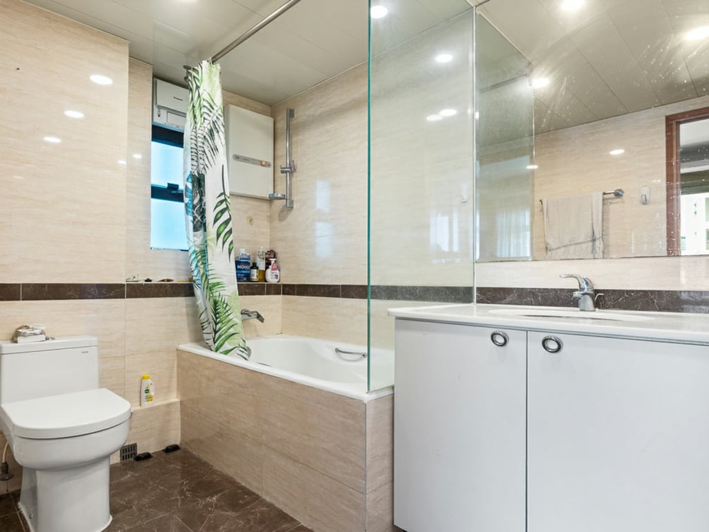 https://img.propertyraptor.com/cdn-cgi/imagedelivery/KD5bF_AFL0JDTbKLWF7z9g/ap8/ap8_001/hornet/prp/img/95a6406806c863a8a7d9f02911baa4b6-wtm.jpg/public