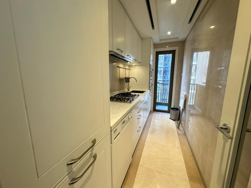 https://img.propertyraptor.com/cdn-cgi/imagedelivery/KD5bF_AFL0JDTbKLWF7z9g/ap8/ap8_001/hornet/prp/img/962a880d1e869e23b119f568d61898cc-wtm.jpg/public