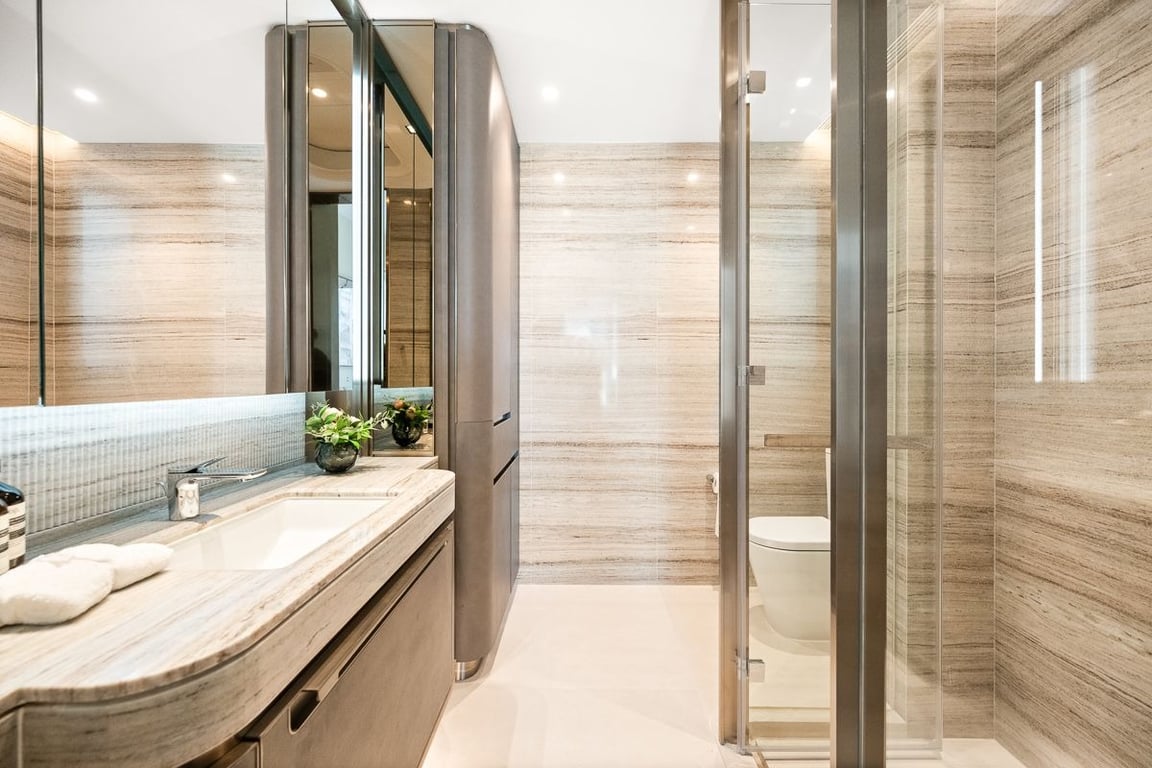 https://img.propertyraptor.com/cdn-cgi/imagedelivery/KD5bF_AFL0JDTbKLWF7z9g/ap8/ap8_001/hornet/prp/img/964a850e0df7372c59c936f160506176-wtm.jpg/public