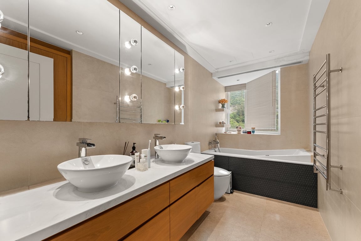 https://img.propertyraptor.com/cdn-cgi/imagedelivery/KD5bF_AFL0JDTbKLWF7z9g/ap8/ap8_001/hornet/prp/img/964bd04381fdfbd083b934144079c0dd-wtm.jpg/public