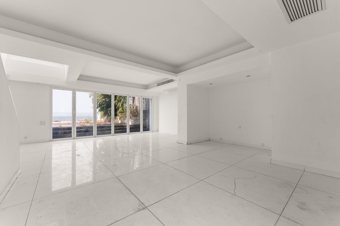 https://img.propertyraptor.com/cdn-cgi/imagedelivery/KD5bF_AFL0JDTbKLWF7z9g/ap8/ap8_001/hornet/prp/img/965f9764dc93db6192ec9ab43db605f7-wtm.jpg/public