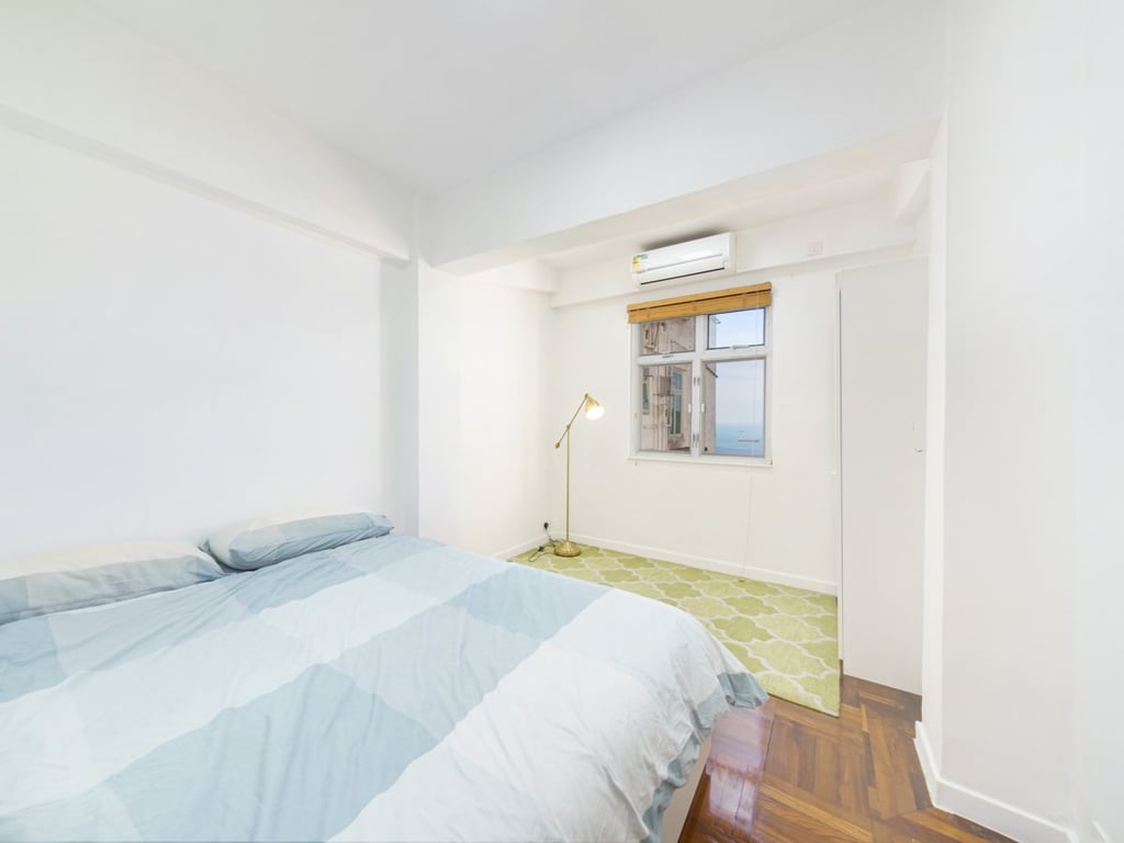 https://img.propertyraptor.com/cdn-cgi/imagedelivery/KD5bF_AFL0JDTbKLWF7z9g/ap8/ap8_001/hornet/prp/img/96a21065becc215a1c3d34ac6ff7faa7.jpg/public