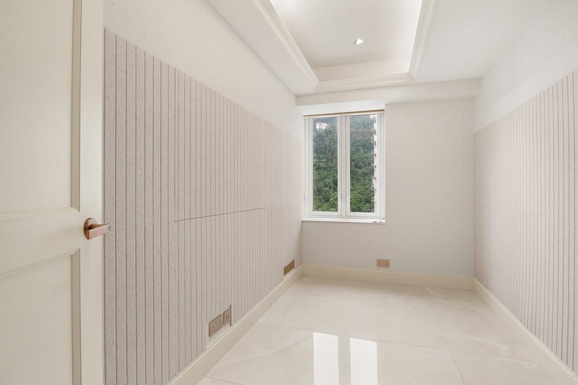 https://img.propertyraptor.com/cdn-cgi/imagedelivery/KD5bF_AFL0JDTbKLWF7z9g/ap8/ap8_001/hornet/prp/img/96dff4f848debaab4936b136f318cd39-wtm.jpg/public