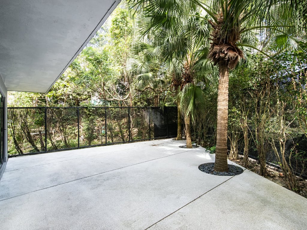 https://img.propertyraptor.com/cdn-cgi/imagedelivery/KD5bF_AFL0JDTbKLWF7z9g/ap8/ap8_001/hornet/prp/img/96fc39b40b3008f9853e4c69c9b4d0ee.jpg/public