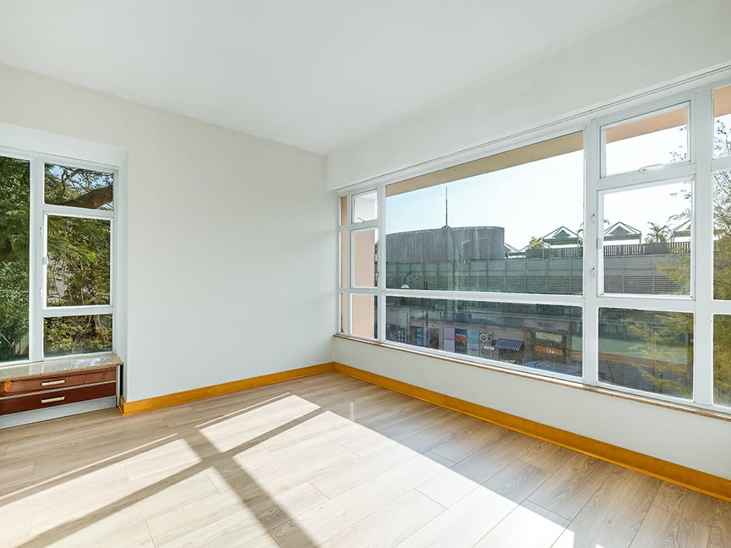 https://img.propertyraptor.com/cdn-cgi/imagedelivery/KD5bF_AFL0JDTbKLWF7z9g/ap8/ap8_001/hornet/prp/img/97156c4f288c49ef93ac565f30379f20.jpg/public