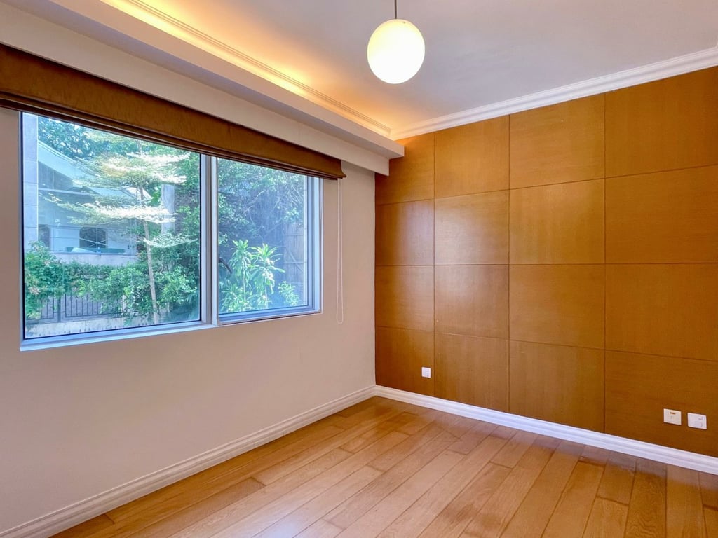 https://img.propertyraptor.com/cdn-cgi/imagedelivery/KD5bF_AFL0JDTbKLWF7z9g/ap8/ap8_001/hornet/prp/img/973bb3f08e1b14604f0a75c63120b864-wtm.jpg/public
