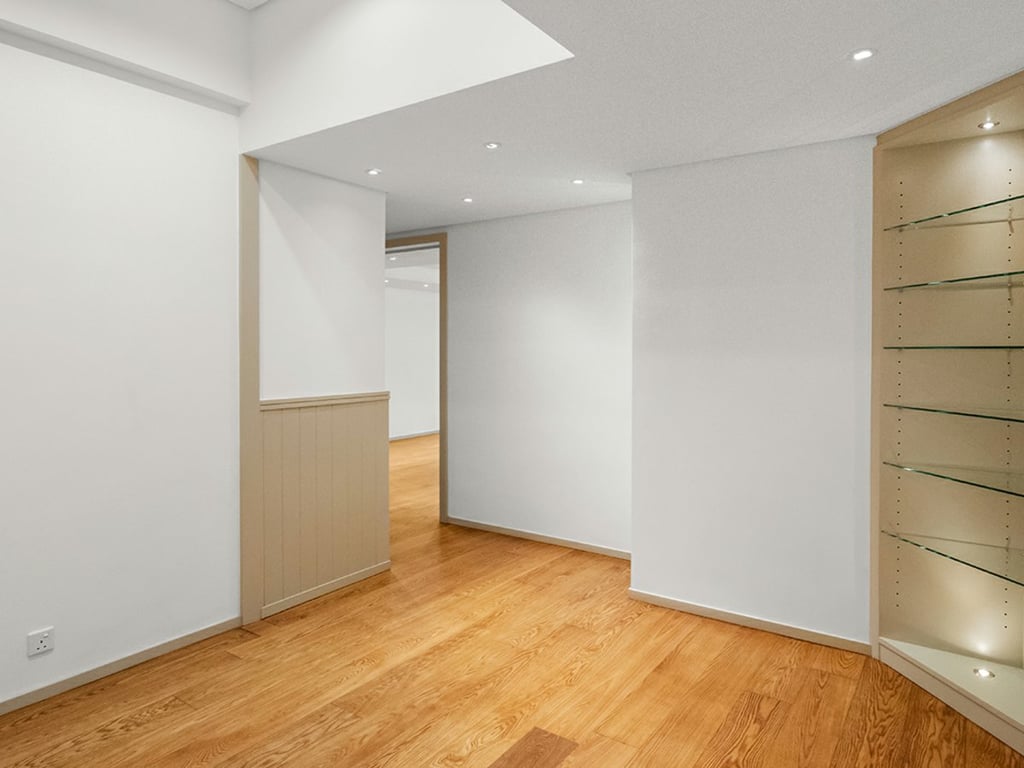 https://img.propertyraptor.com/cdn-cgi/imagedelivery/KD5bF_AFL0JDTbKLWF7z9g/ap8/ap8_001/hornet/prp/img/9748581d375514ac8126bd1657e9a551.jpg/public