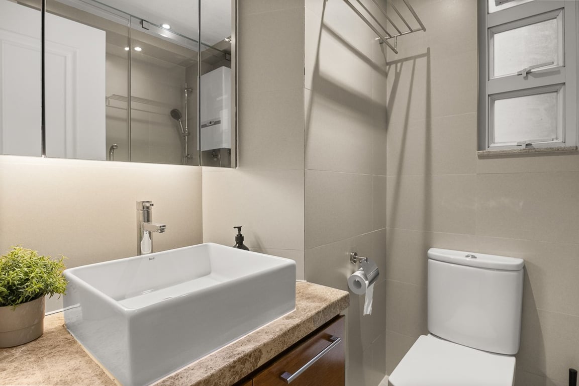 https://img.propertyraptor.com/cdn-cgi/imagedelivery/KD5bF_AFL0JDTbKLWF7z9g/ap8/ap8_001/hornet/prp/img/9774db2be284f536f1ebb1a5570ca509-wtm.jpg/public