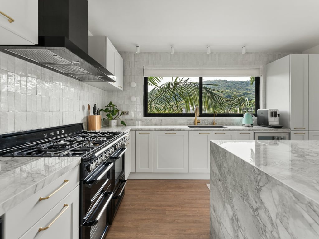 https://img.propertyraptor.com/cdn-cgi/imagedelivery/KD5bF_AFL0JDTbKLWF7z9g/ap8/ap8_001/hornet/prp/img/97b322442416162af6fc5713be2f4308.jpg/public