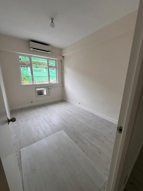 https://img.propertyraptor.com/cdn-cgi/imagedelivery/KD5bF_AFL0JDTbKLWF7z9g/ap8/ap8_001/hornet/prp/img/97c5e69155c45f724d1757373470c3a6-wtm.jpg/public