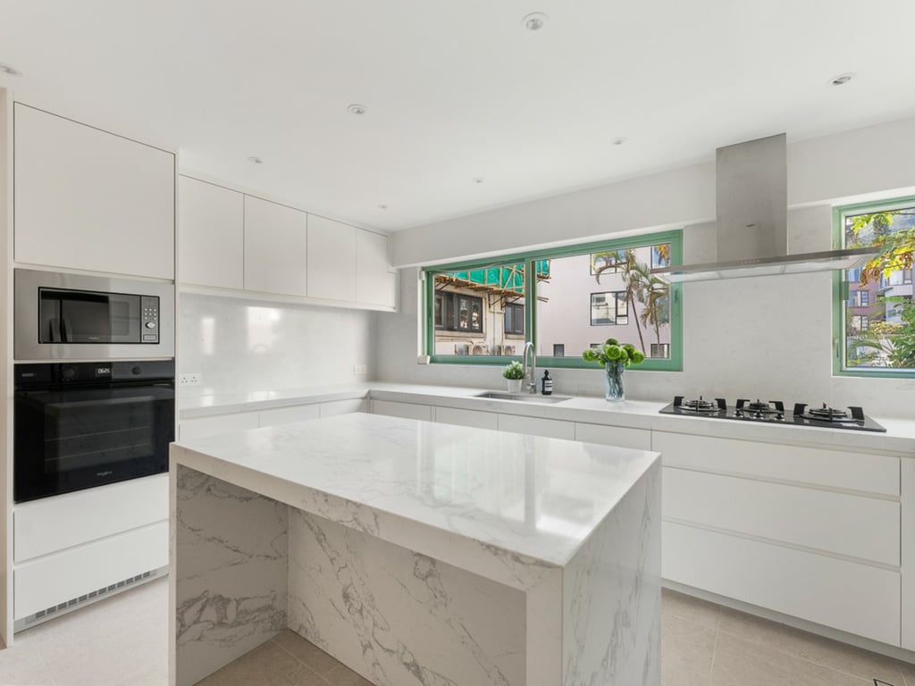 https://img.propertyraptor.com/cdn-cgi/imagedelivery/KD5bF_AFL0JDTbKLWF7z9g/ap8/ap8_001/hornet/prp/img/97f29fbd1e6ee8fbcf6b66f4a0db7102-wtm.jpg/public