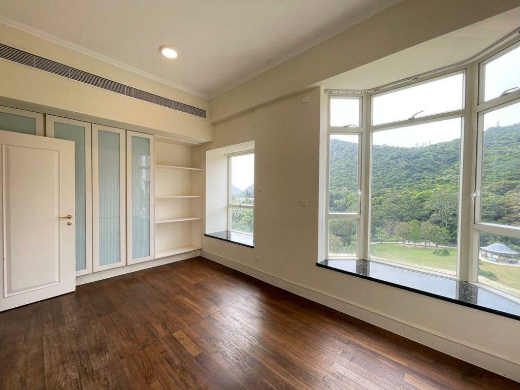 https://img.propertyraptor.com/cdn-cgi/imagedelivery/KD5bF_AFL0JDTbKLWF7z9g/ap8/ap8_001/hornet/prp/img/9828bd15a9a57c175886d1e455966004.jpg/public